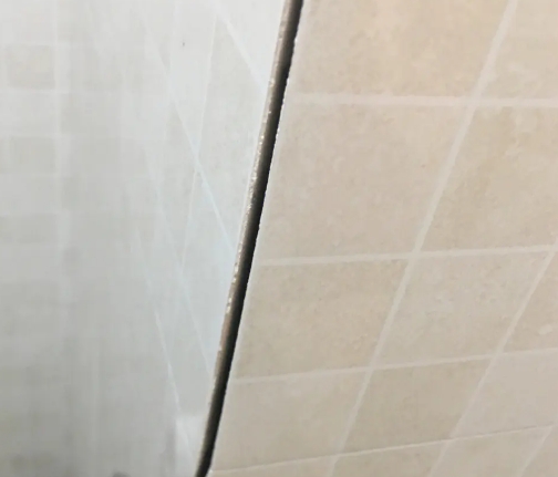蚌埠市瓷砖空鼓维修公司分享阳台瓷砖脱落的修复过程可以分为以下几个步骤